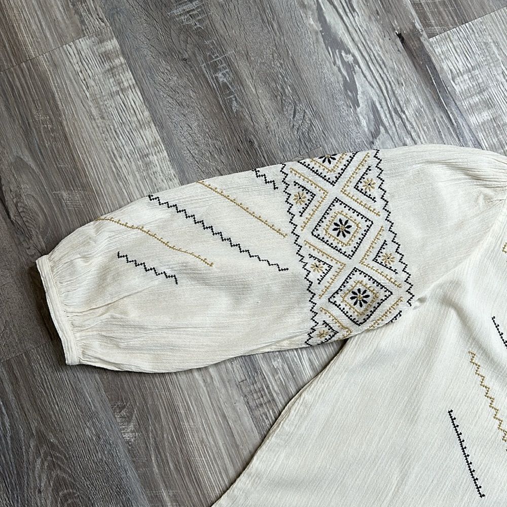 Madewell XS | Embroidered Peasant Top | like new, no flaws! Color- antique cream - Picture 7 of 15